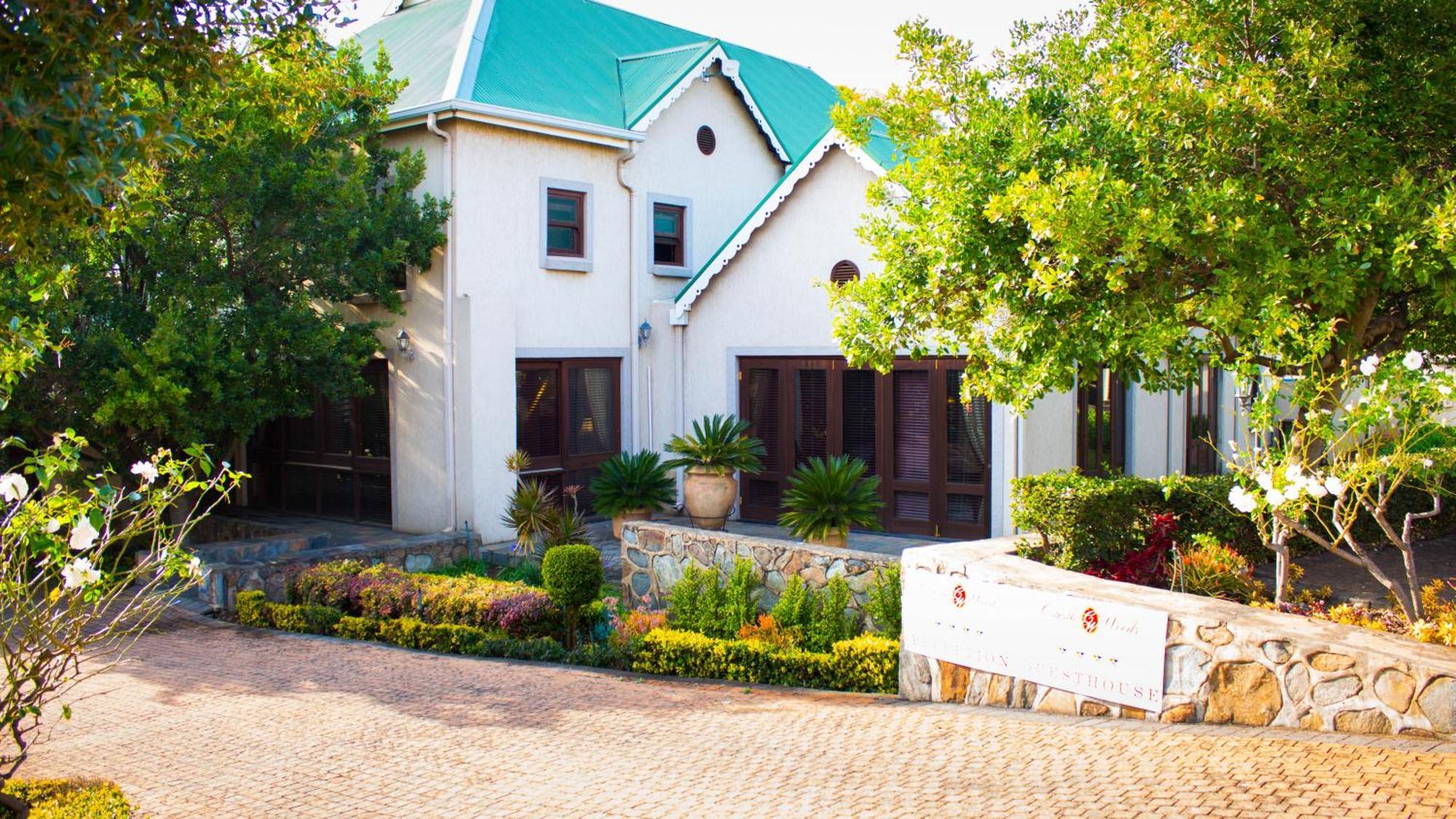 Candlewoods Guest house 4*